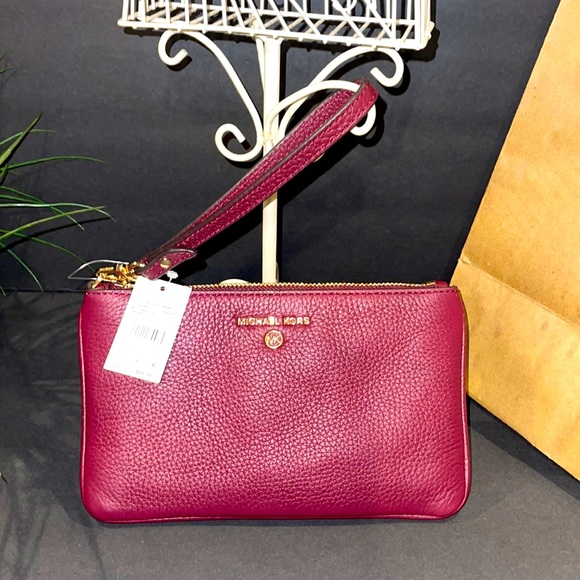 MICHAEL Michael Kors Handbags - Michael Kors Wristlet